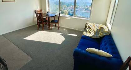 Harbour Views & City Lights – Peaceful 2BR Retreat