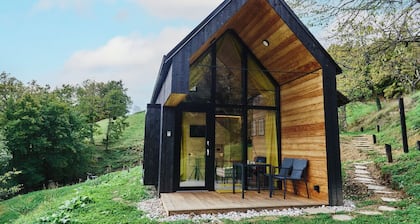 Jarica, modern cottage on Tri Vile estate with an amazing view