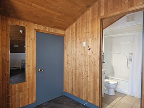 Classic Loft | Bathroom