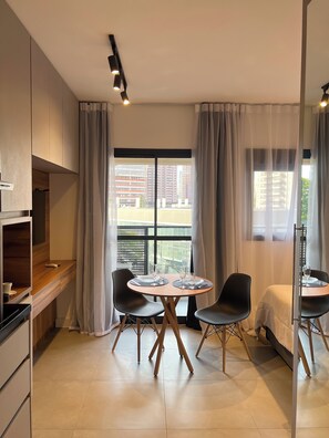 Comfort Studio, Balcony, City View | Living area - Studio 230m do Metro 5min do Consulado (São Paulo)