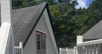 Cozy 1-bedroom apartment in charming Carrollton with AC, WiFi