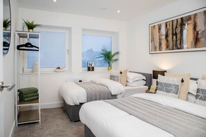 2 bedrooms, iron/ironing board, free WiFi, bed sheets