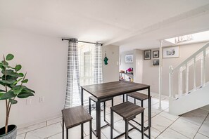 Dining - Juniper Cottage | Lindale Park Houston (Houston)