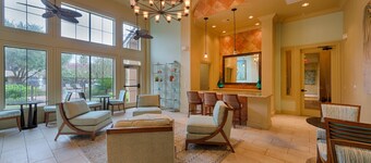 Luxury Fully Furnished Apartment by the Lake