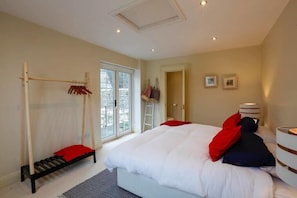 2 chambres, fer et planche Ă repasser, Wi-Fi, draps fournis