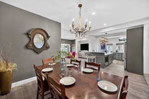 Dining - Exclusive Seascape in West Beach Village! 3 King Beds! Oceanfront! (Kiawah Island)