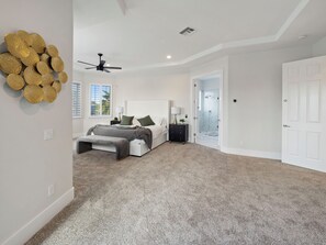 5 bedrooms, desk, iron/ironing board, free WiFi
