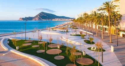 Altea beach, spacious 3 bedroom apartment, sea front