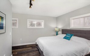 4 makuuhuonetta, silitysrauta/-lauta, vauvan matkasänky, ilmainen Wi-Fi