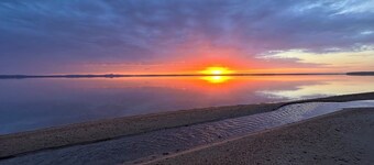 Spacious Lake House with direct access to private beach and marina on Big Sebago