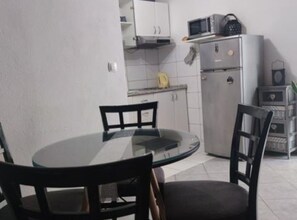Dining - Apartments Villa Mira Roso - One Bedroom Apartment 2 (Makarska)