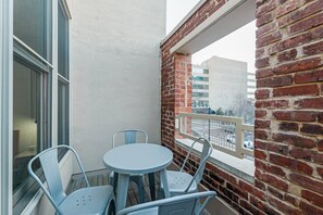 Outdoor dining - The News Condo 202 at ATB (Asheville)