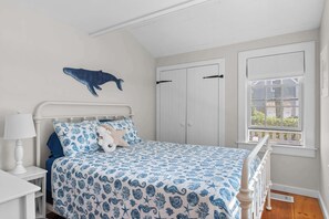 Townhome, Multiple Beds, Kitchen, Garden View (Vineyard Sound Retreat) | 2 bedrooms, individually decorated, individually furnished