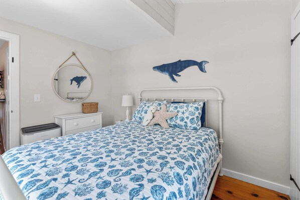 Casa geminada, várias camas, cozinha, vista para o jardim (Vineyard Sound Retreat) | 2 quartos, individualmente decorados, individualmente mobiliados