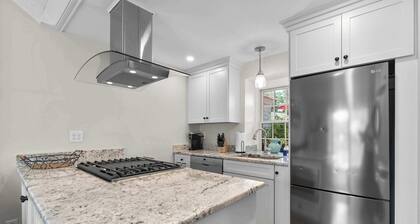 Vineyard Sound Retreat Sleeps 6!