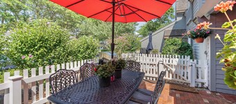 Vineyard Sound Retreat Sleeps 6!
