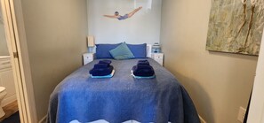 Iron/ironing board, free WiFi, bed sheets - Cozy studio with AC, WiFi, pool and is just steps from the beach! (Atlantic Beach)
