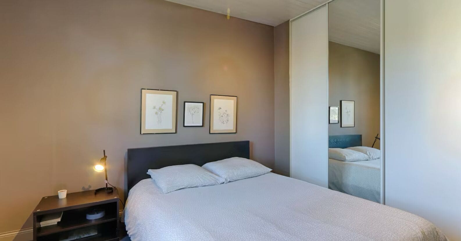 3 chambres, fer et planche à repasser, Wi-Fi, draps fournis