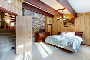 4 habitaciones, tabla de planchar con plancha y acceso a internet