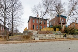 Exterior - Walk to Anheuser-Busch Brewery: St Louis Escape! (St. Louis)