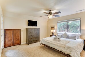 3 chambres, fer et planche à repasser, Wi-Fi, draps fournis