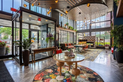 CW Studio  Sky Lounge  Rooftop Pool  Gym  F