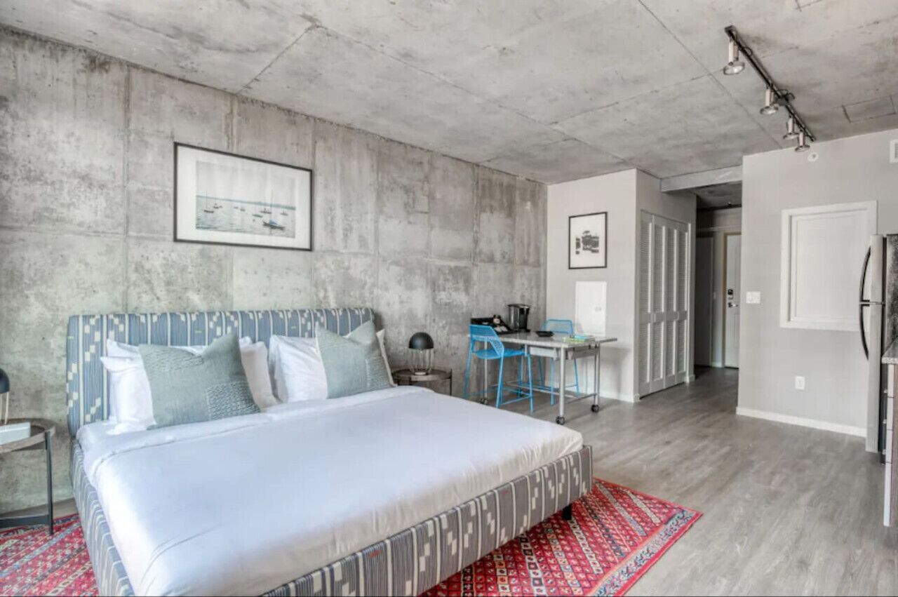 Desk, iron/ironing board, travel crib, WiFi