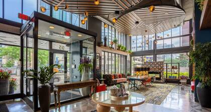 CW  Studio  Sky Lounge  Rooftop Pool  Gym  I