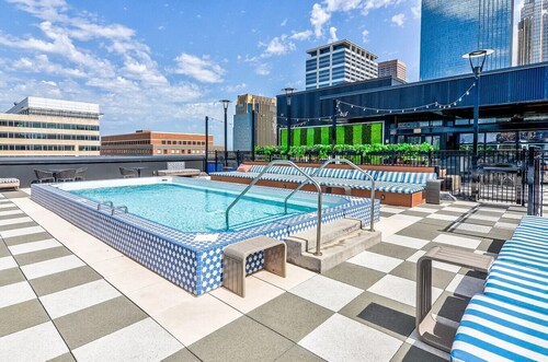 CW  Studio  Sky Lounge  Rooftop Pool  Gym  I