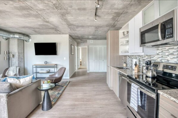 Fridge, microwave, oven, stovetop