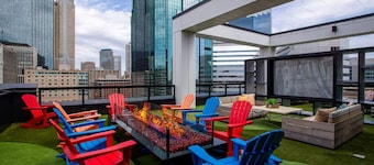 CW 2BR Sky Lounge Rooftop Pool Gym  1320