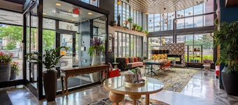 CW 2BR Sky Lounge Rooftop Pool Gym  1320