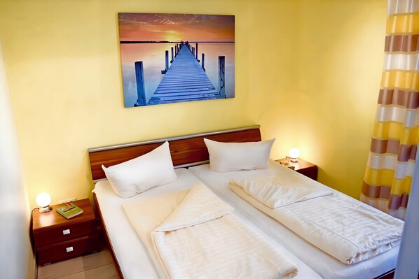 3 bedrooms, iron/ironing board, travel crib, free WiFi