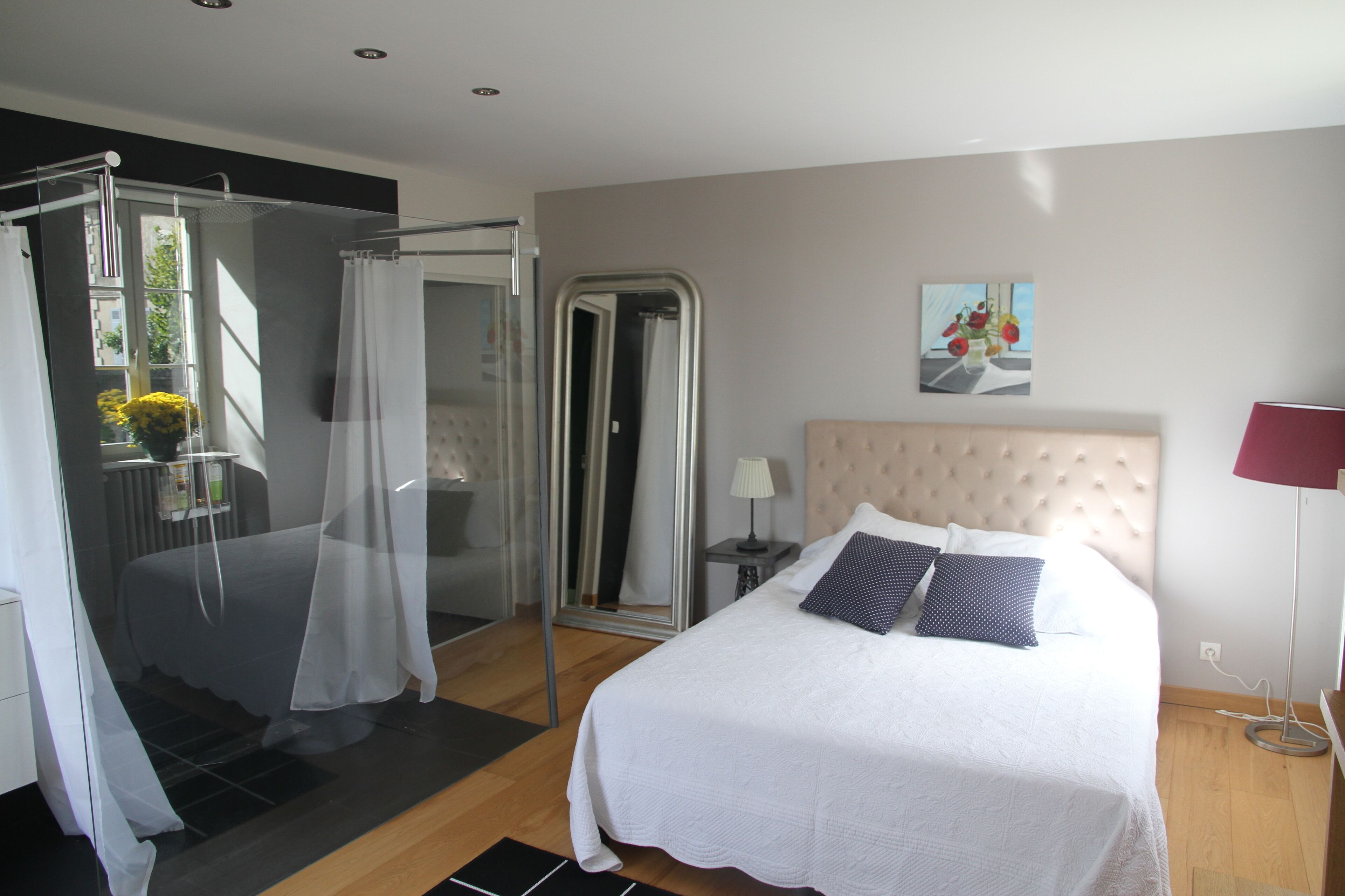 6 chambres, fer et planche à repasser, Wi-Fi, draps fournis