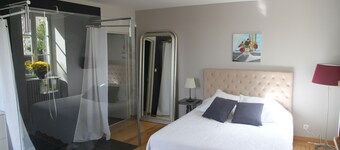 House with swimming pool and garden