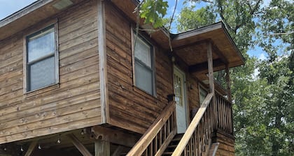 Cozy 3-bedroom with 2 full bath cabin at Lake Somerville- Birch Creek