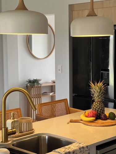 Relax at this Hampton style Beach House 3 min drive to the centre of everything.