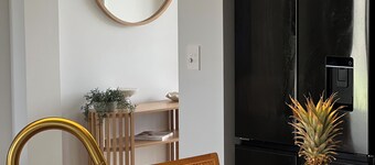 Relax at this Hampton style Beach House 3 min drive to the centre of everything.