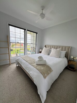 4 quartos, ferros/tábuas de passar roupa, Wi-Fi, roupa de cama