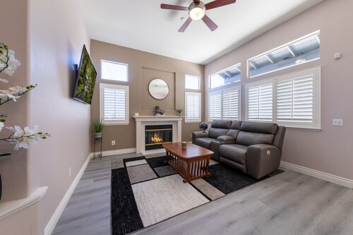 Move-in Special! 4BD Home – First Month 4,500 USD