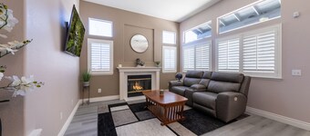 Move-in Special! 4BD Home – First Month 4,500 USD