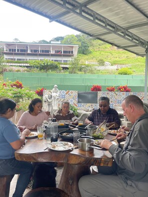 Esmorzar diari de cuina local (16 USD per persona) 