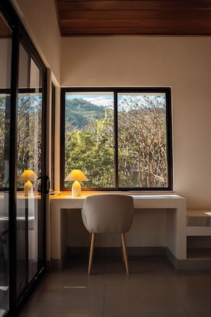 1 bedroom, in-room safe, desk, laptop workspace - Finca Aquarius (Monteverde)