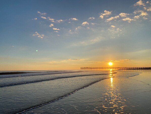 Beach - Beach Home on the island of Sunset Beach (Sunset Beach)