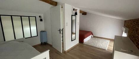 1 bedroom, iron/ironing board, travel cot, free WiFi