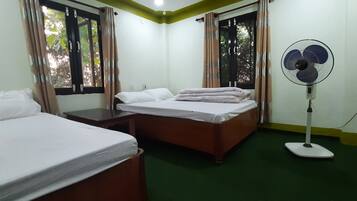 Habitació doble o amb dos llits individuals econòmica, vistes al jardí | Wifi gratuïta