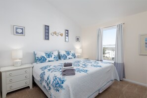 2 bedrooms, iron/ironing board, travel cot, free WiFi