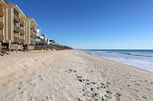 Carolina Waves- Oceanfront Fun in Surf City!