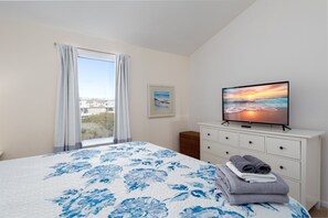 2 bedrooms, iron/ironing board, travel crib, free WiFi - Carolina Waves- Oceanfront Fun in Surf City! (Surf City)