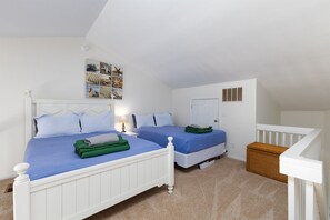 2 habitaciones, tabla de planchar con plancha y cuna de viaje